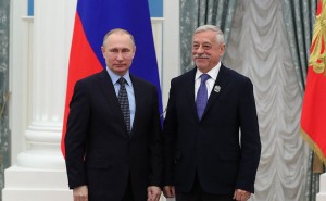 Vladimir_Putin_and_Vladimir_Grammatikov_(2017-03-24)[2]